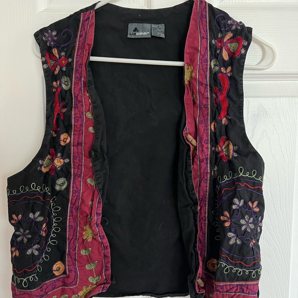 Women’s embroidered detail colorful vest